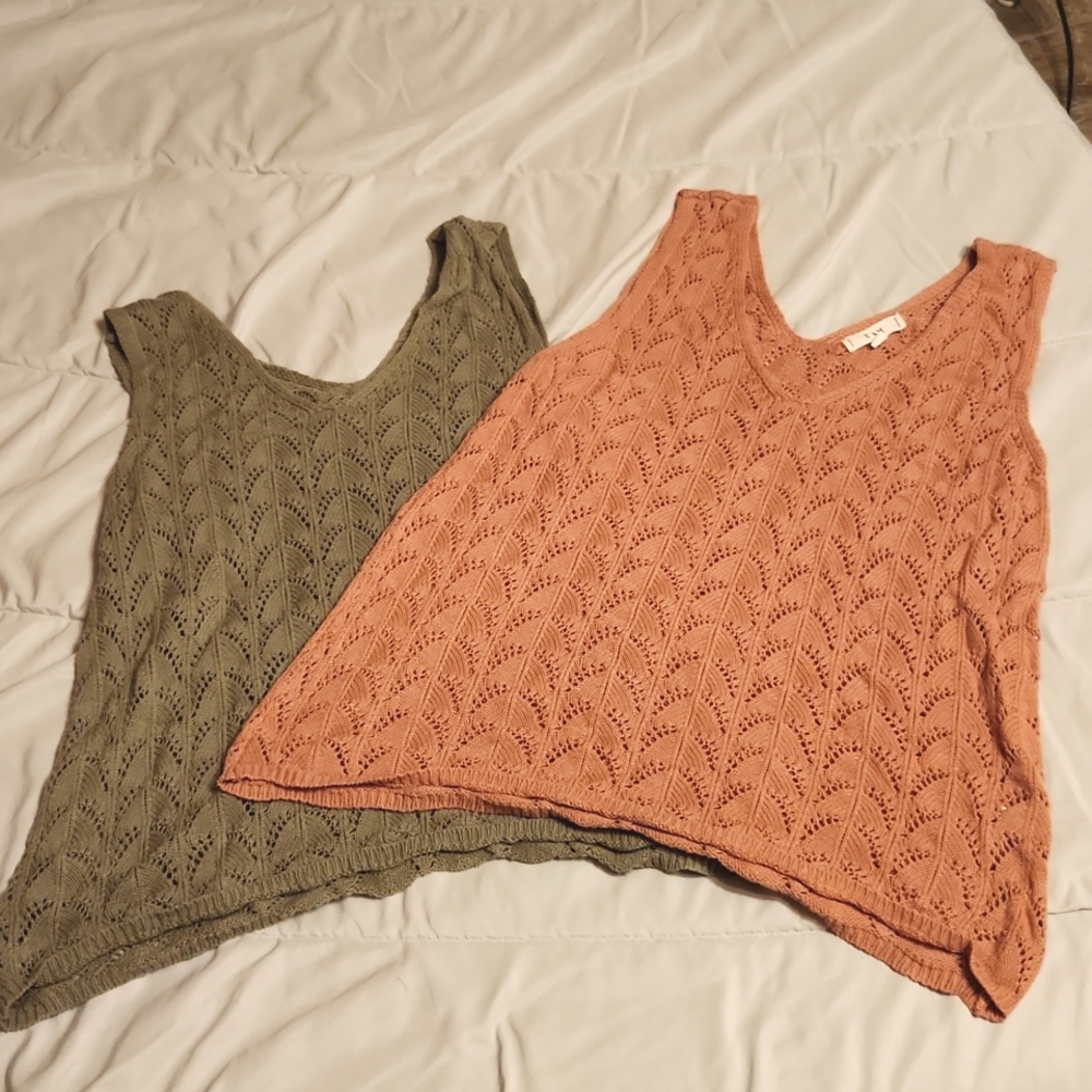 2 E&M size medium crochet tops bundle